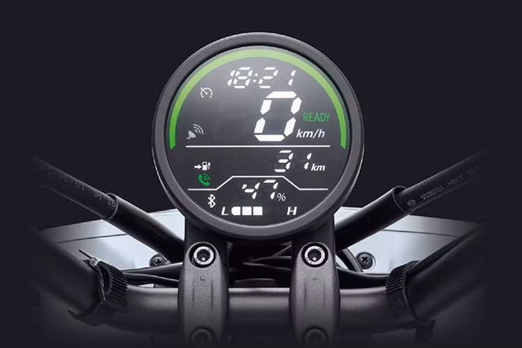 Honda Zoomer e: phù hợp với người dùng có chiều cao từ 1m55 trở lên. Với bề ngoài chất chơi, xe rất được lòng các bạn trẻ genZ cho nhu cầu di chuyển hàng ngày.