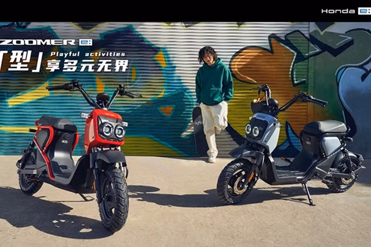 Honda Zoomer e: 2025 là mẫu xe máy điện được phát triển bởi Wuyang Honda - liên doanh của Honda tại Trung Quốc. Mẫu xe này được thiết kế dựa trên xe máy Honda Zoomer vốn rất được ưa chuộng tại nhiều nước Đông Nam Á.