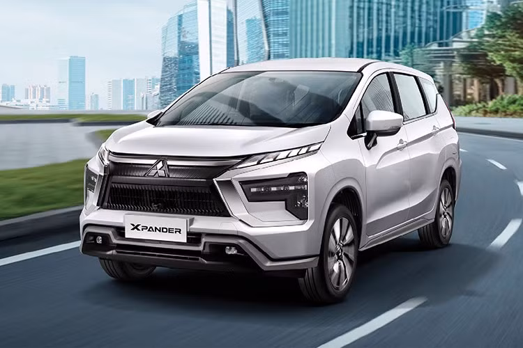 Ở lần nâng cấp này, Mitsubishi Xpander 2025 mới sẽ nhận được những thay đổi đáng kể về thiết kế, trang bị tiện nghi và đặc biệt là nâng cấp hệ thống an toàn – lần đầu tiên được trang bị sáu túi khí.