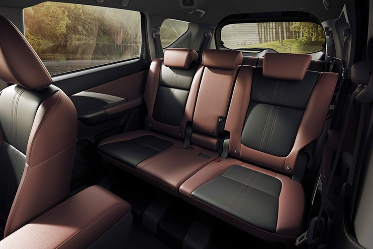 Một trong những điểm đáng chú ý nhất ở phiên bản nâng cấp lần này là việc bổ sung hệ thống kiểm soát lực phanh theo hướng quay xe Active Yaw Control – vốn được lấy từ mẫu Xforce. Đồng thời, số lượng túi khí cũng được tăng từ hai lên sáu túi khí.