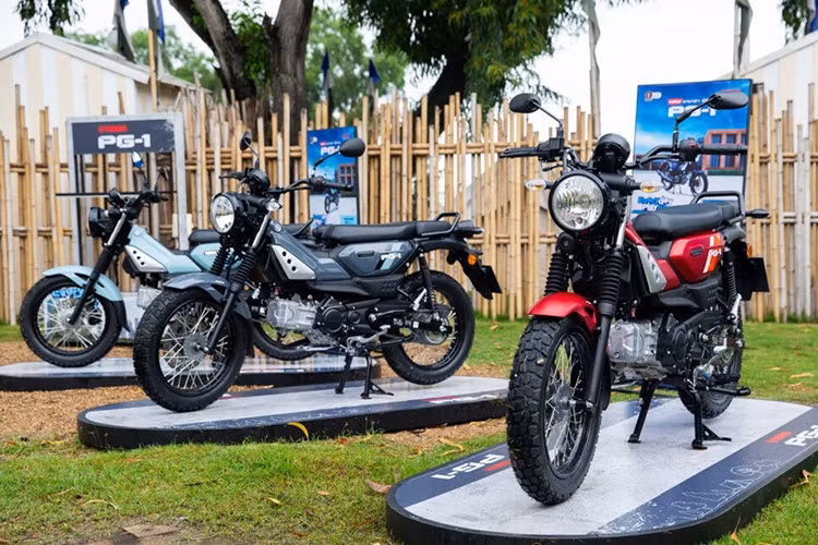 Yamaha PG-1 2025 mới có 4 lựa chọn màu sắc, bao gồm xanh Glacier (màu mới), đỏ Twilight, xám Misty (màu mới), và nâu Brown Rockstone với giá bán 57.500 baht (tương đương 46,6 triệu đồng, giảm 7.400 baht so với giá gốc 64.900 baht).