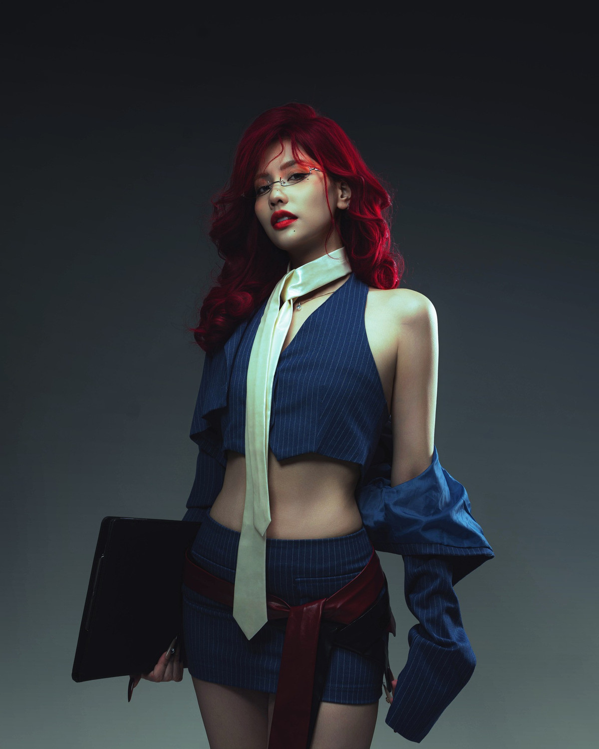 Ngoài TikTok, Châm Sứa còn làm người mẫu ảnh, KOL quảng cáo, tham gia đóng phim/seri nhỏ.