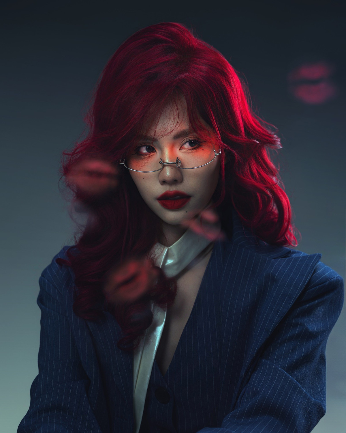 Không chỉ dừng lại ở hình tượng ngọt ngào, đáng yêu, Châm Sứa ngày càng chứng minh sự đa dạng trong phong cách khi liên tục thử sức với những concept mạnh mẽ và phá cách.