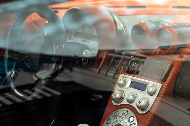 Vật liệu chính sử dụng trong cabin xe chủ yếu là sợi carbon và da cao cấp. Vô-lăng xe đơn giản không có nhiều phím bấm vật lý. Ghế ngồi thể thao có phần khung làm bằng chất liệu carbon, tựa đầu có logo Koenigsegg khâu thủ công.