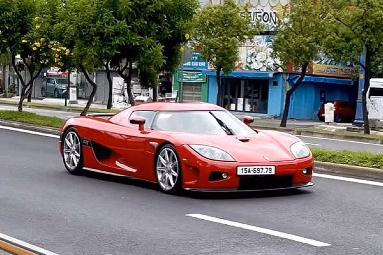 Đây là một trong hai chiếc Koenigsegg đang có mặt tại Việt Nam, trong đó chiếc thứ hai có giá trị cao hơn là Regera của doanh nhân Hoàng Kim Khánh.
