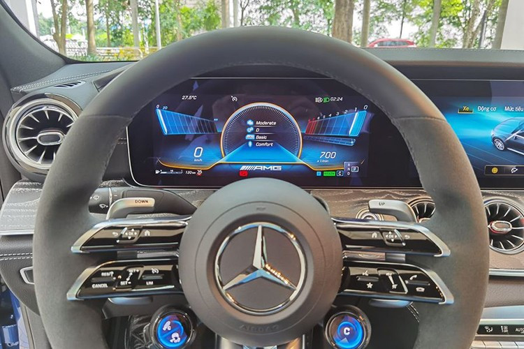 Với giá bán hiện tại, AMG GT 53 4Matic+ có thể hấp dẫn ở khía cạnh chi phí, nhưng việc mua một mẫu xe tồn kho 2-3 năm tuổi sẽ khiến không ít khách hàng cân nhắc về giá trị sử dụng lâu dài và khả năng giữ giá.