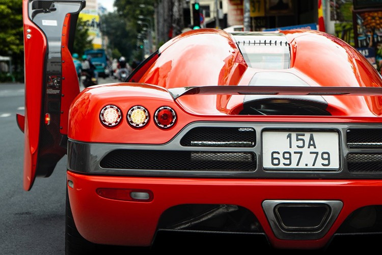 Theo thông tin mà đại lý Alain Class Motor từng đăng tải khi rao bán, chiếc Koenigsegg CCX này thuộc đời 2008, thuộc diện đã qua sử dụng với quãng đường đi được là 4.300 km.