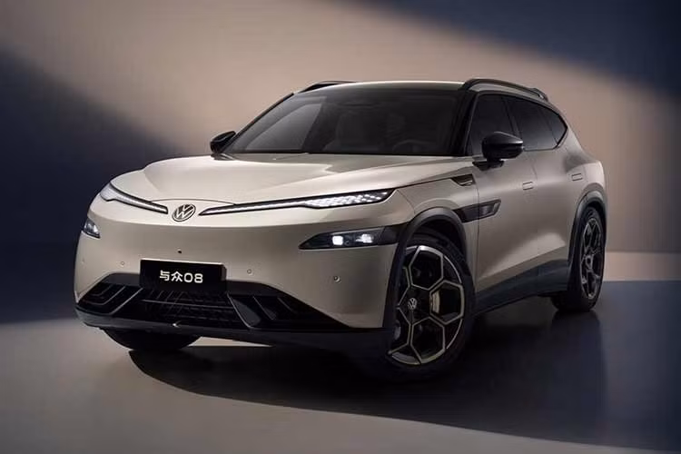 Volkswagen đã chính thức công bố nội thất của mẫu SUV thuần điện cỡ lớn mới mang tên ID.Unyx 08. Dự kiến ra mắt vào quý I/2026, ID.Unyx 08 được phát triển dưới sự hợp tác giữa Volkswagen và hãng xe Trung Quốc Xpeng.