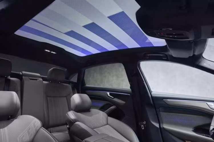 Giống A6 phiên bản tiêu chuẩn, Audi A6L 2026 cũng sử dụng nền tảng khung gầm PPC. Bản tiêu chuẩn của xe dùng động cơ xăng tăng áp 2.0L, kết hợp với hệ thống mild hybrid, cho công suất tối đa 201 mã lực, truyền lực tới bánh trước thông qua hộp số tự động ly hợp kép 7 cấp.