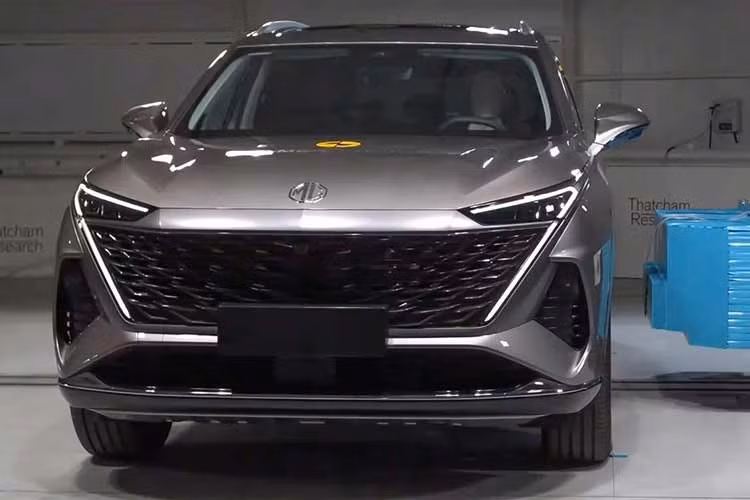 Xe dự kiến sẽ bắt đầu được bán ra vào cuối năm nay và được kỳ vọng sẽ có doanh số đáng kể. Dù thiết kế của MGS9 có phần đơn giản so với một số đối thủ Trung Quốc nhưng đối với những khách hàng muốn một mẫu SUV gia đình cỡ lớn mà không phải trả mức giá của các thương hiệu cao cấp và không quá quan tâm đến phong cách thời thượng thì tân binh nhà MG là một trong những món hời hấp dẫn nhất năm.