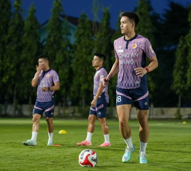 CLB Công an Hà Nội tích cực tập luyện ở Thái Lan