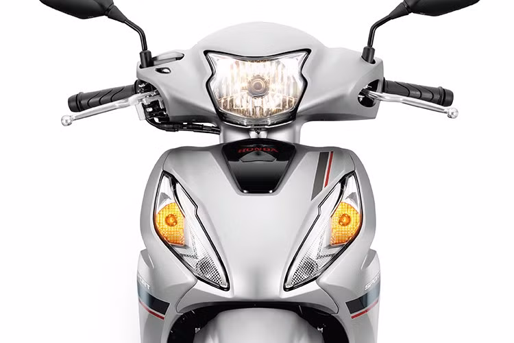 Phần đầu xe của Vision 2026 gây ấn tượng mạnh với sự kết hợp Vision hảo giữa đèn LED định vị trang trí hiện đại trên các phiên bản Thể thao, Đặc biệt và Cao cấp cùng với hệ thống đèn trước nổi bật, tạo nên một diện mạo cuốn hút và trẻ trung.