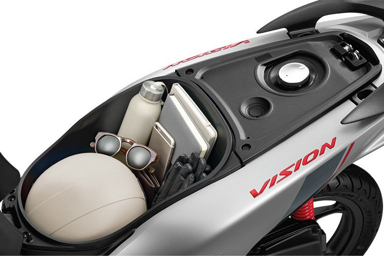 Ngoài ra, chế độ đèn luôn sáng giúp tăng khả năng nhận diện của xe khi di chuyển trên đường phố và đảm bảo tầm nhìn tốt nhất cho người lái. Nhờ đó, Vision 2026 cam kết mang đến sự an tâm tuyệt đối và an toàn trong mọi điều kiện ánh sáng, đồng hành cùng bạn trên mọi cung đường.