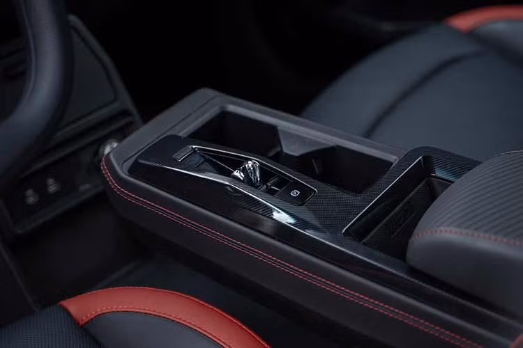 Cách đây không lâu, KGM Motors đã giới thiệu hệ thống Dual Tech Hybrid mới trên cả Torres và Actyon, bao gồm động cơ xăng tăng áp HEV 1.5 lít được thiết kế riêng, hộp số hybrid e-DHT, pin LifeP04 1.83 kWh, 2 mô-tơ điện mắc nối tiếp và hệ thống điện áp thấp 12V LFP. Kết hợp lại, chúng tạo ra công suất 201 mã lực trên phiên bản dành cho thị trường Úc .