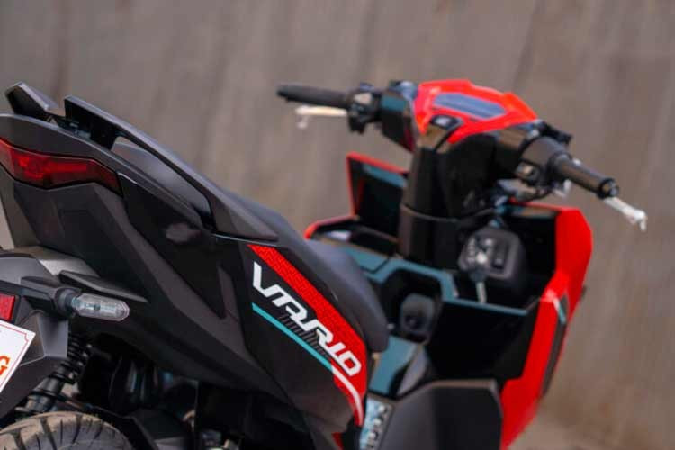 Honda Vario 125 2026 có tổng cộng 3 cấu hình là Sporty, Advance và Street, sẽ được bán ra tại thị trường Indonesia với mức giá lần lượt tương ứng là 24.410.000 Rp và 26.065.000 Rp (tương đương khoảng 38,5 và 41,2 triệu đồng).