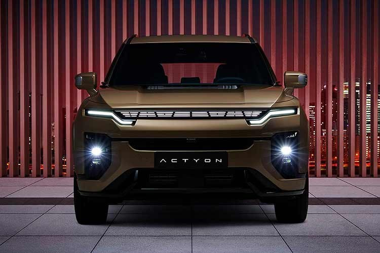 Hiện tại, hãng đang tập trung trở lại vào thương hiệu Actyon để củng cố dòng xe điện với màn ra mắt tại Úc của mẫu KGM Actyon Hybrid 2026 mới, đánh dấu bước tiến mới nhất trong quá trình chuyển đổi không ngừng của thương hiệu hướng tới các giải pháp di chuyển hiệu quả và bền vững hơn.