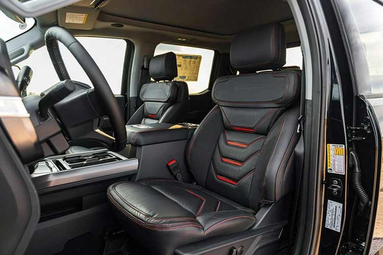 Mức giá để các chủ nhân nâng cấp Ford F-250 lên VelociRaptor 1200 là 54.500 USD quy đổi 1,41 tỷ đồng. Đây không phải con số nhỏ, gần gấp đôi giá gốc.