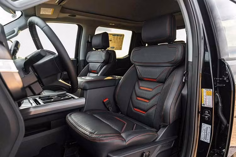 Mức giá để các chủ nhân nâng cấp Ford F-250 lên VelociRaptor 1200 là 54.500 USD quy đổi 1,41 tỷ đồng. Đây không phải con số nhỏ, gần gấp đôi giá gốc.