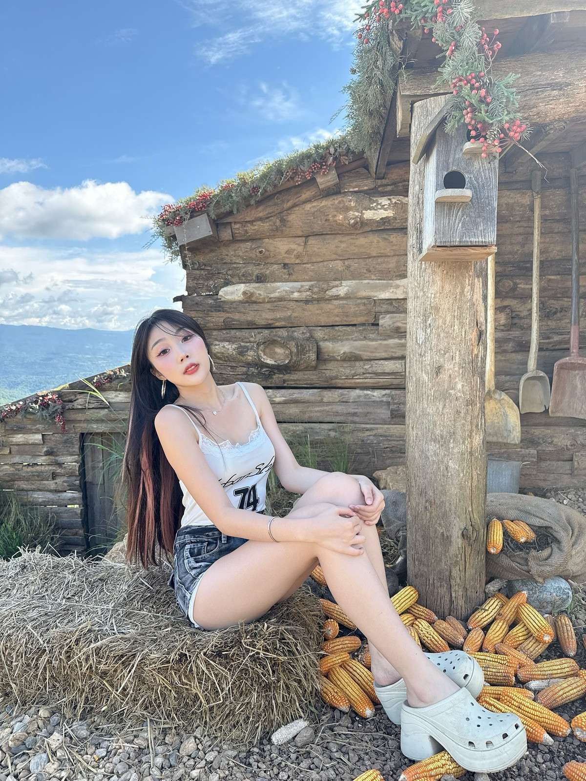 Có lẽ với sự ủng hộ mạnh mẽ như vậy, trong tương lai cô nàng hot girl này sẽ có thêm động lực để ra mắt nhiều video thú vị hơn nữa.