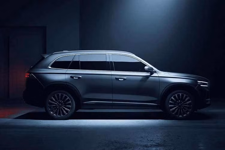 Tuy nhiên, lần trở lại này của Volga lại gắn liền với thương hiệu Geely của Trung Quốc. Hai mẫu xe đầu tiên đánh dấu sự hồi sinh của Volga là C50 và K50. Tuy nhiên, cả hai đều không phải là những sản phẩm sáng tạo của người Nga. Thay vào đó, hai mẫu xe này đều được ra đời dựa trên các dòng sản phẩm của Geely.