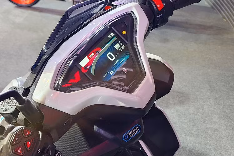 Xe được trang bị động cơ điện cho công suất tối đa lên tới 9,4 kW và mômen xoắn cực đại lên tới 48Nm. Sức mạnh này giúp xe có được khả năng phản hồi tay ga nhạy cùng bứt tốc mạnh mẽ.