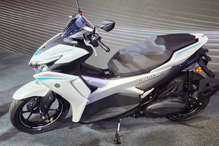 Sự xuất hiện của xe máy điện Yamaha Aerox E 2026 đặt dấu mốc cho bước phát triển hoàn toàn mới của Yamaha tại thị trường Ấn Độ (và cũng là trên toàn cầu) - phương tiện "xanh" và hiệu suất cao cho tương lai.