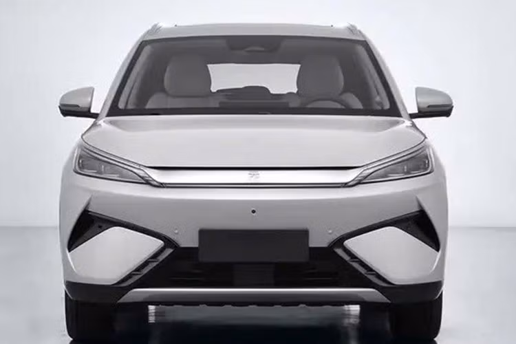 Ở bản Long Range, phạm vi hoạt động của xe sẽ tăng từ 510 km lên 650 km nhưng theo chu trình CLTC vốn khá dễ dãi của Trung Quốc. Phạm vi hoạt động theo chu trình thử nghiệm WLTP của châu Âu được dự đoán sẽ rơi vào khoảng 530 km, tăng 100 km so với hiện tại.