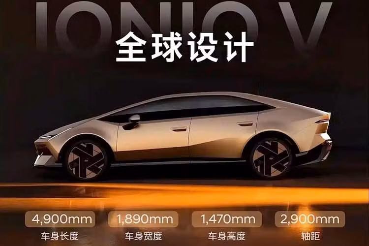 Mẫu sedan điện Hyundai Ioniq V có khả năng di chuyển từ 520 đến 540 km sau mỗi lần sạc đầy theo tiêu chuẩn CLTC của Trung Quốc. Bộ pin trên phiên bản này có trọng lượng 395 kg, trong khi khối lượng không tải của xe dao động từ 1.707 đến 1.737 kg tùy cấu hình.