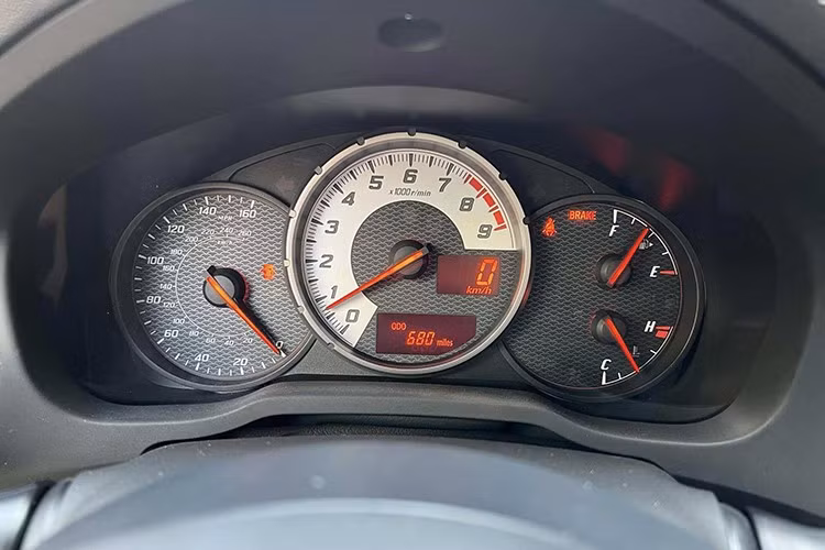 Được lấy cảm hứng từ huyền thoại Toyota 2000GT, chiếc xe Toyota 86 của Cường Đô la mang phong cách fastback 2+2 với kích thước 4.240 x 1.775 x 1.320 mm, trục cơ sở 2.570 mm.