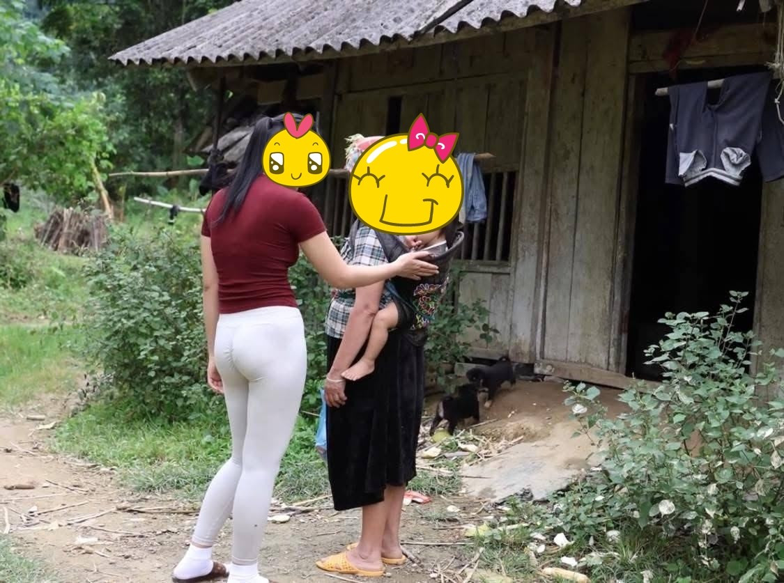 Một số ý kiến bày tỏ rằng, làm việc thiện không bắt buộc phải ăn mặc khuôn mẫu, nhưng nếu chọn trang phục lịch sự hơn thì hình ảnh sẽ trọn vẹn và tránh những hiểu lầm không đáng có.