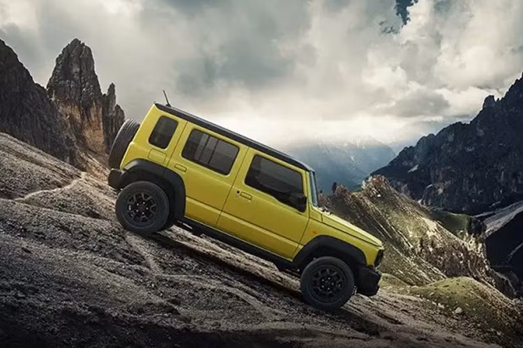 Theo thông tin từ trang Creative Trend, bản nâng cấp của mẫu SUV cỡ nhỏ này sẽ có thêm hệ thống phanh khẩn cấp tự động với camera kép và hệ thống nhận diện biển báo giao thông đi kèm tính năng tạm dừng.