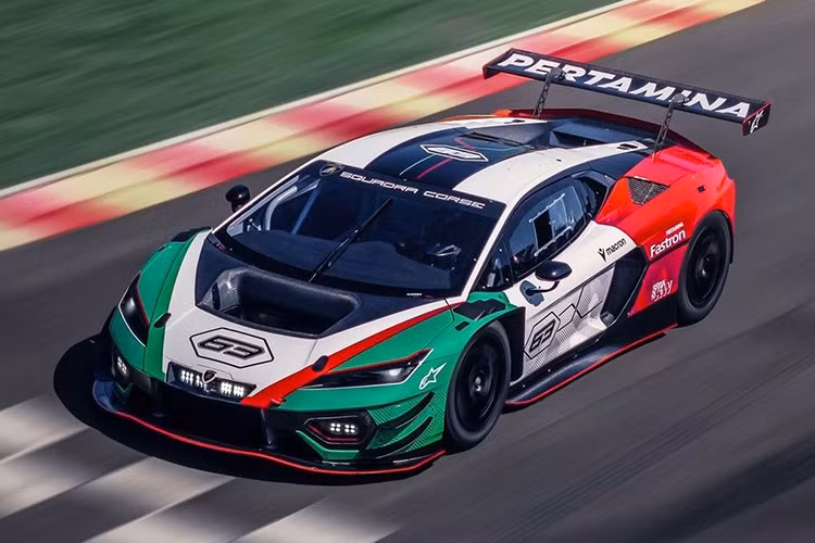 Động cơ V8 4.0L tăng áp kép, không tích hợp hệ thống hybrid như bản đường phố, được tinh chỉnh để phù hợp với quy định GT3, công suất dự kiến khoảng 550 mã lực.