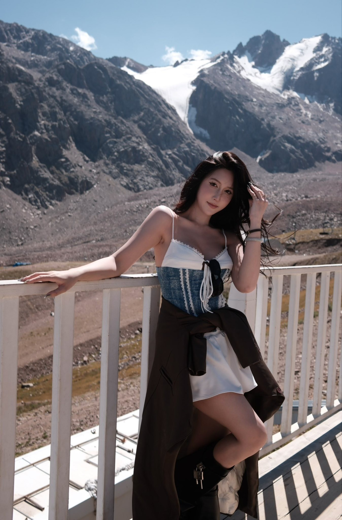 Hoàng Học từng gây chú ý khi tham gia chương trình Người Ấy Là Ai năm 2022. Sau đó, gái xinh chuyển giới tiếp tục chinh chiến tại The Face Vietnam năm 2023.