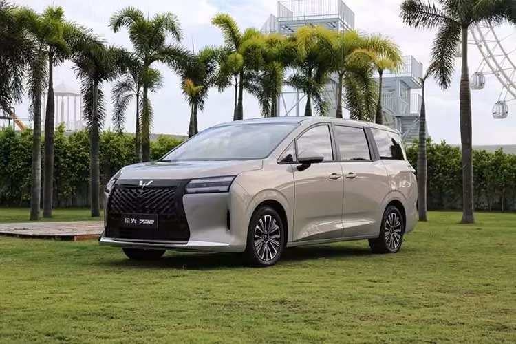 Mới đây, trên trang chủ của Wuling Việt Nam, hãng đã đăng hình ảnh của một loạt sản phẩm mới sẽ ra mắt thị trường trong nước trong năm nay. Một trong số đó có mẫu xe MPV Wuling Nexus 2026 mới.