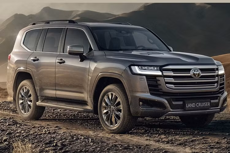 Vào hồi đầu năm nay, mẫu xe SUV Toyota Land Cruiser LC300 HEV 2026 đã được giới thiệu tại châu Âu. Đây là phiên bản điện hóa mạnh nhất của dòng Land Cruiser từng được sản xuất.