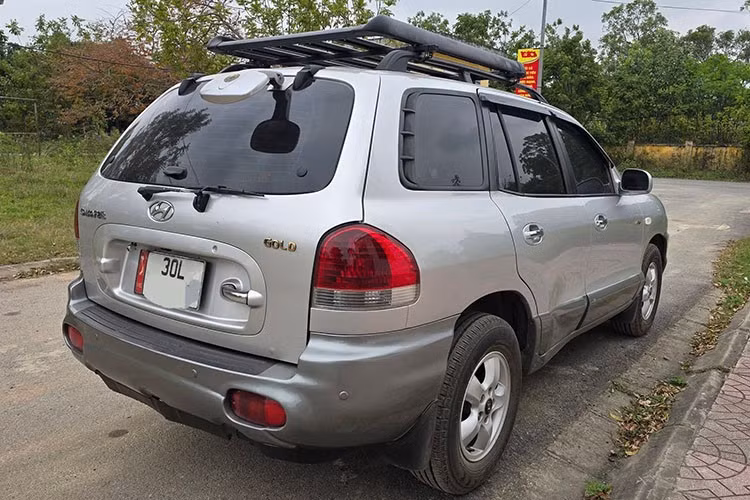 Ngoài ra, nên cân nhắc chi phí sửa chữa và thay thế linh kiện trong tương lai vì một số bộ phận có thể đã xuống cấp. Cuối cùng, tốt nhất nên mang xe đến gara uy tín hoặc thợ chuyên SantaFe để kiểm tra tổng thể trước khi quyết định mua, tránh rủi ro phát sinh sau này