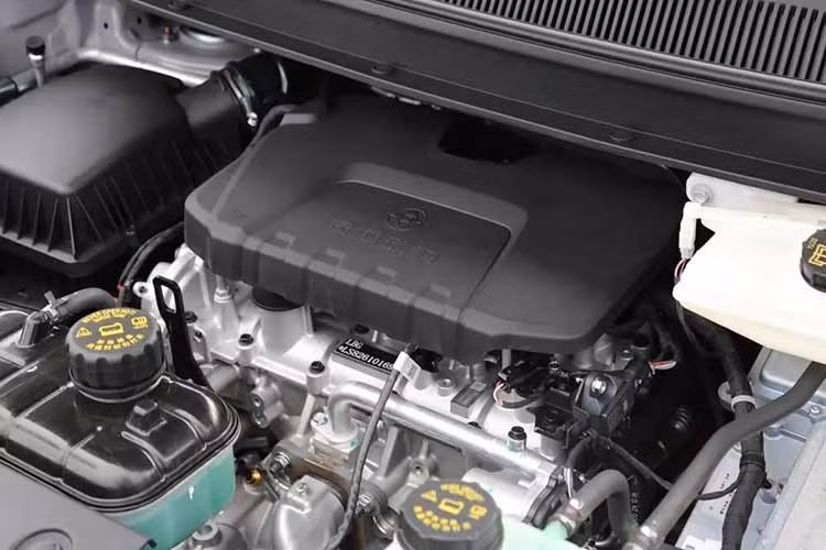 Trong khi đó, phiên bản thuần điện sử dụng mô-tơ có công suất tối đa 100 kW (khoảng 134 mã lực) và pin Shenlian 60 kWh, cho phạm vi hoạt động thuần điện 500 km theo tiêu chuẩn CLTC của Trung Quốc. Xe hỗ trợ sạc nhanh 2C, cho phép sạc từ 20% lên 80% trong 20 phút. Bên cạnh đó, xe có thể chạy thêm 200 km sau 15 phút sạc.