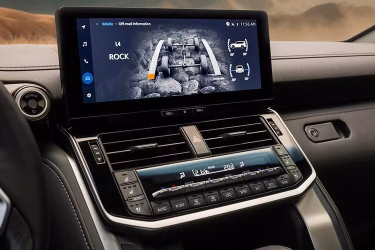 Xe có thể chạy ở chế độ hoàn toàn điện ở tốc độ dưới 30 km/h, sử dụng năng lượng từ pin nickel-metal hydride được thiết kế chống nước, giữ nguyên khả năng lội nước 700 mm.