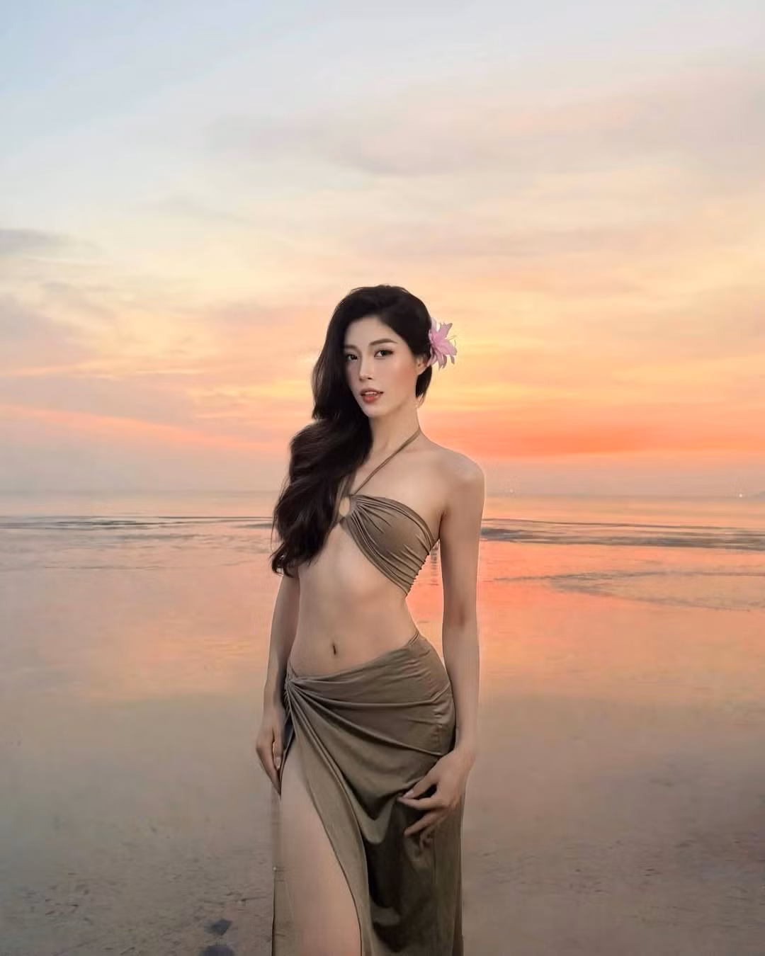 Những hình ảnh Đặng Thu Huyền tự tin diện bikini trên các trang cá nhân đã nhanh chóng thu hút sự chú ý lớn từ cộng đồng mạng.