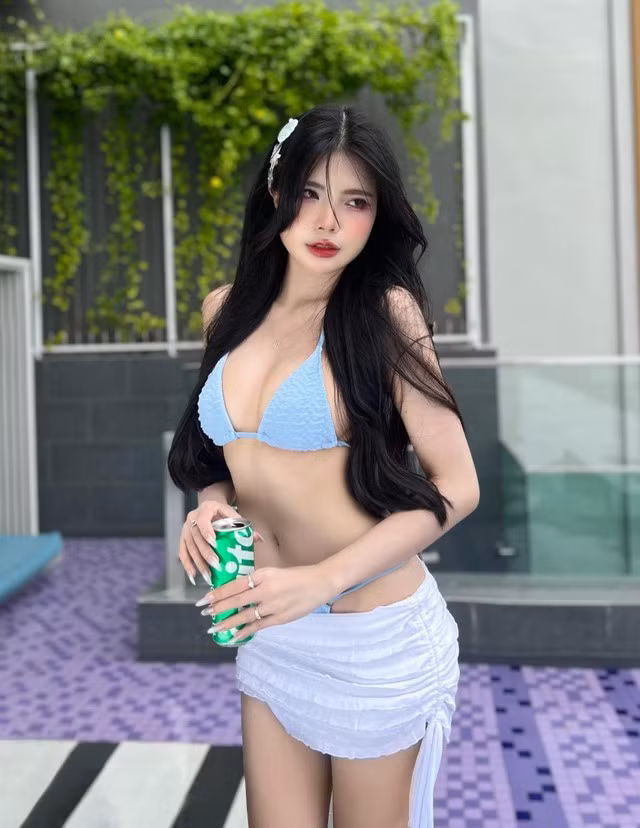 Trong bài đăng của mình, Mai Dora nhắc đến "kỷ niệm lần thứ mấy chục" khi nghe mọi người kể lại về một người cũ. Điều đáng nói là người này hiện đã "thành đôi với người 'em gái của anh'", nhưng vẫn không ngừng "đi bôi tùm lum hết cả tên tuổi của Mai Dora".