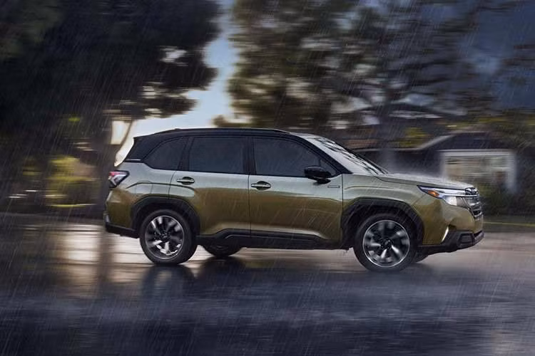 Theo tiêu chuẩn đo EPA của Mỹ, mẫu xe SUV Subaru Forester Hybrid đạt mức tiêu thụ trung bình 6,7 lít/100 km, trong khi bản thường tiêu hao khoảng 8,1 lít/100 km.