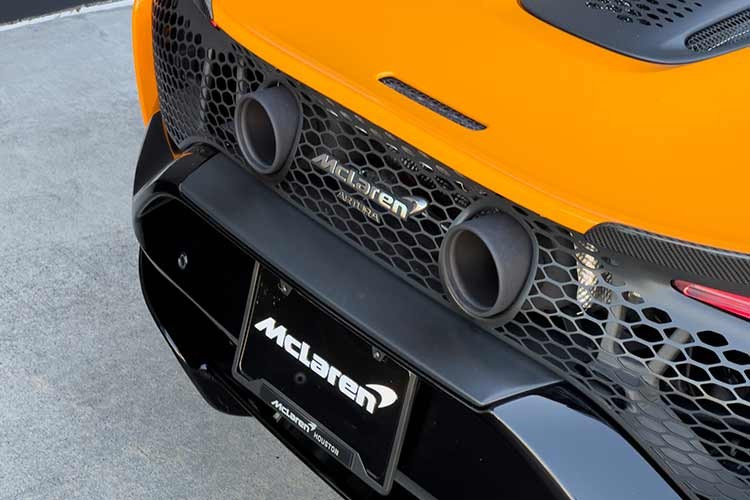 Theo đó, xe hybrid tự sạc (HEV) sẽ được áp mức thuế tiêu thụ đặc biệt bằng 70% so với xe xăng, dầu cùng chủng loại. Để được giảm thuế tiêu thụ đặc biệt, xe hybrid tự sạc (HEV) phải đáp ứng điều kiện tỷ trọng xăng sử dụng không quá 70% số năng lượng sử dụng do Chính phủ quy định.