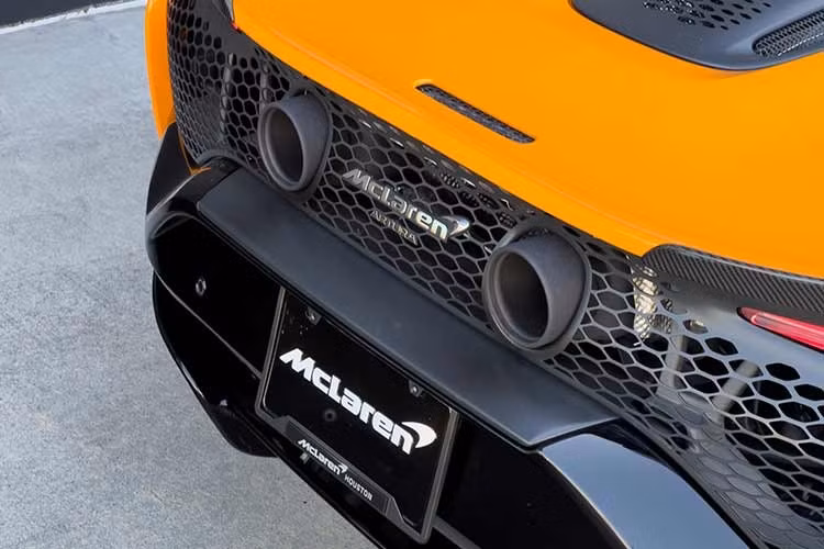 Theo đó, xe hybrid tự sạc (HEV) sẽ được áp mức thuế tiêu thụ đặc biệt bằng 70% so với xe xăng, dầu cùng chủng loại. Để được giảm thuế tiêu thụ đặc biệt, xe hybrid tự sạc (HEV) phải đáp ứng điều kiện tỷ trọng xăng sử dụng không quá 70% số năng lượng sử dụng do Chính phủ quy định.