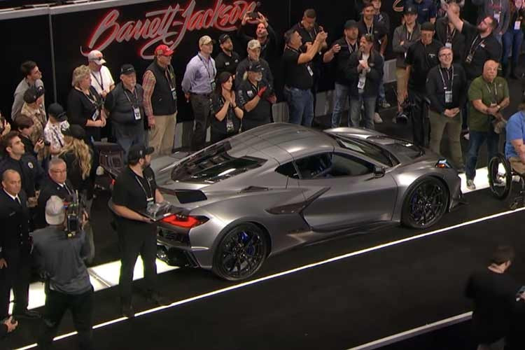 Ngay cả chiếc Stingray, được nhà sản xuất đánh giá có công suất 490 mã lực và mô-men xoắn 465 pound-feet (630 Nm), cũng đắt hơn 6 năm trước khi được bán đấu giá. Năm 2020, chiếc Stingray được mua với giá 3 triệu USD. Mặc dù giá bán thấp hơn, nó vẫn sẽ là chiếc ZR1X đắt nhất từng được bán ra.