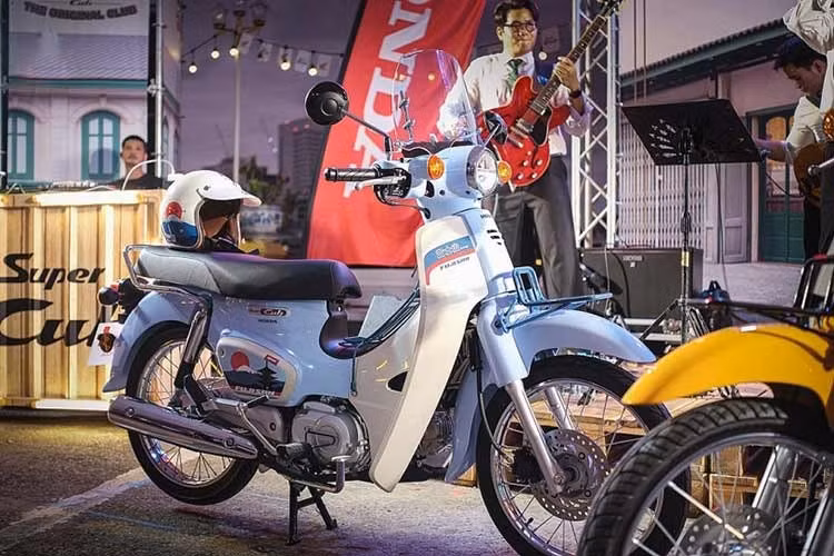 Tại sự kiện Super Cub The Original Cub Meeting dành cho cộng đồng mê xe Cub diễn ra tại Thái Lan vào 23/10/2025, Honda đã chính thức giới thiệu phiên bản đặc biệt của mẫu xe số huyền thoại Super Cub - Honda Super Cub Fujisan 110, lấy cảm hứng từ núi Phú Sĩ (Fujisan), một biểu tượng văn hóa Nhật Bản.