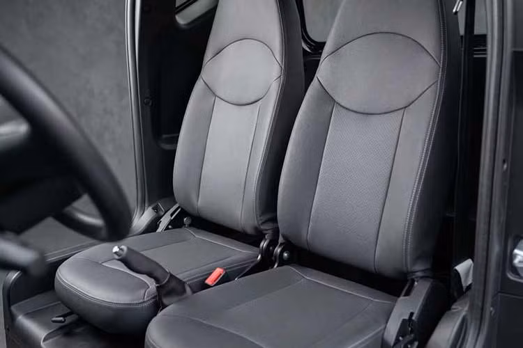 Hiện TMT Motors chưa công bố thông số vận hành cụ thể của Nano S05. Hãng chỉ cho biết xe sẽ sở hữu phạm vi di chuyển 120 km và 150 km sau khi sạc, tùy phiên bản. Xe sẽ sạc bằng nguồn điện dân dụng 220 V.