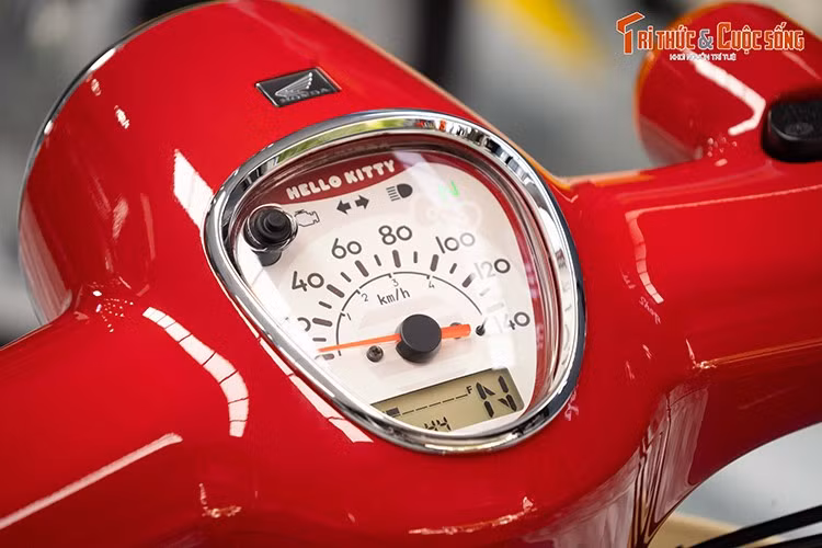 Theo đại diện đơn vị nhập khẩu Honda Super Cub Hello Kitty về Việt Nam cho biết, vì là phiên bản giới hạn nên lượng xe được đại lý "săn lùng" đưa về Việt Nam khá hạn chế. Phiên bản Super Cub 110 Hello Kitty chỉ có khoảng 10 chiếc, trong khi bản Super Cub 50 Hello Kitty có khoảng 20 chiếc.