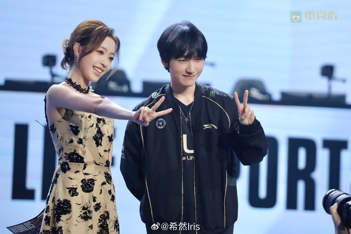 Iris không phải một cái tên "vô danh" trong làng LMHT. Nữ MC sinh năm 1996 và có thể nói là một trong những nữ MC đầu tiên của làng LMHT.