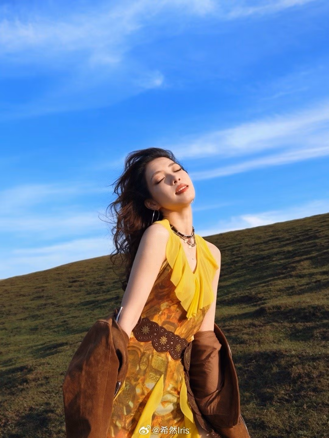 Với ngoại hình cao ráo chuẩn người mẫu, cùng nhan sắc xinh đẹp, CKTG 2025 cũng là kỳ CKTG đầu tiên mà Iris được tác nghiệp chính trên sân khấu thi đấu.