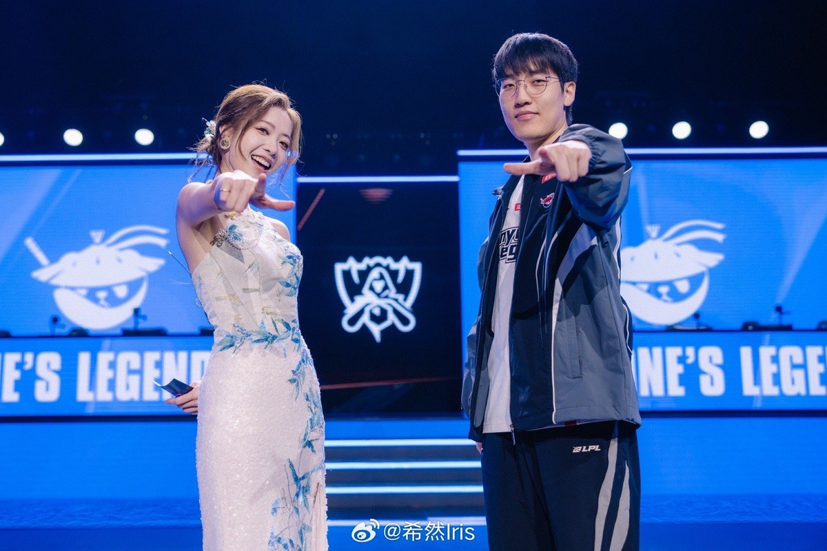 Khi các đàn chị như Candace hay Hilda vẫn còn thời kỳ đỉnh cao, Iris có phần chìm hơn và công việc của cô thường là MC hậu trường hoặc bàn phân tích.